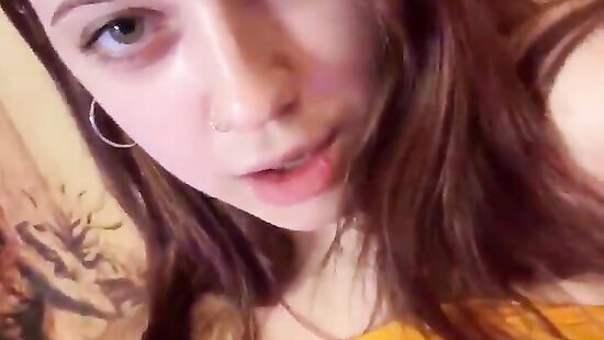 засветила письку