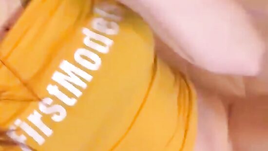 засветила письку