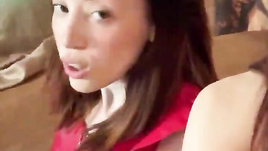 засветила письку