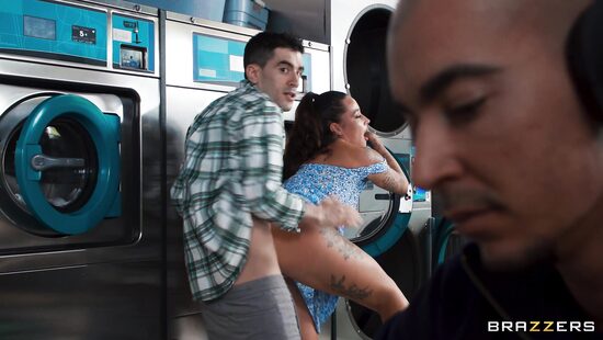 В порыве возбуждения