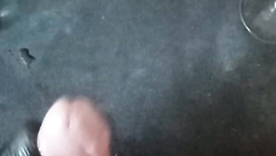 Устроил подружке романтический вечер 