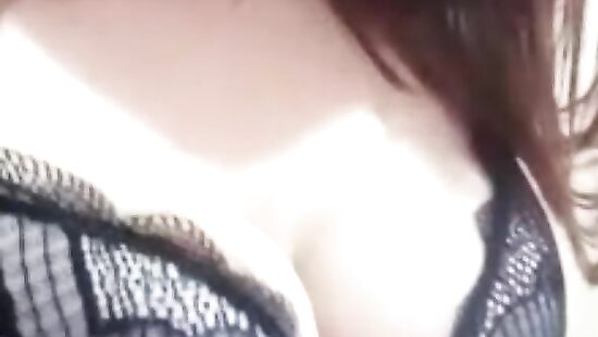 Устроил подружке романтический вечер 