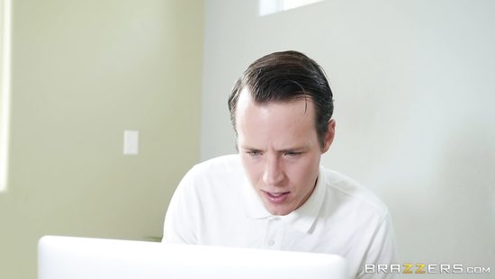 Раскосая грудастая мачеха попробовала на вкус сперму своего пасынка