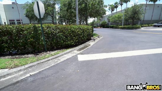 Сегодня пикапер снял 18 летнюю тёлку с огромными натуральными титьками