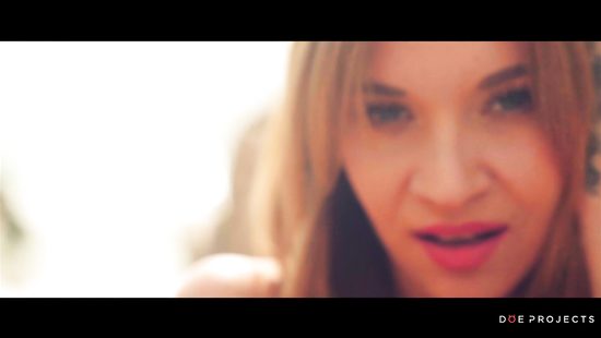 Встретил на пляже мастурбирующую голую русалку и дал ей на клык