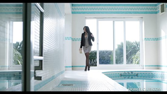 Корпоративная вечеринка плавно переросла в жаркий групповой секс