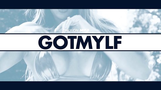 Чистильщик бассейна не устоял перед огромными титьками милфы