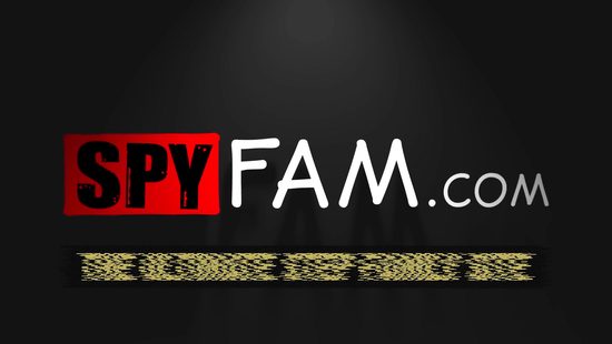 Наглая гимнастка развела на секс женатого соседа