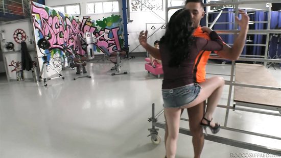 Итальянские спортсменки развели тренера по скалолазанию на групповой анал