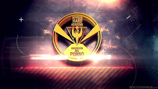 Футбольная команда почти в полном составе чпокнула голодную девку