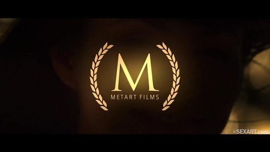 В тёмной комнате подружки лесбиянки вместо массажа потрахались