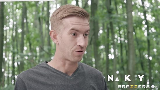 Danny D перед марафоном проходит тестирование групповым сексом