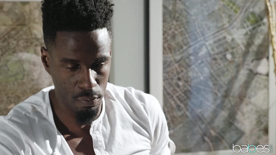 Отправила парню своей подруги интимное фото и пригласила в гости