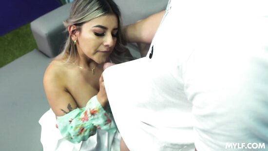 Эту грудь в рамки не вернуть