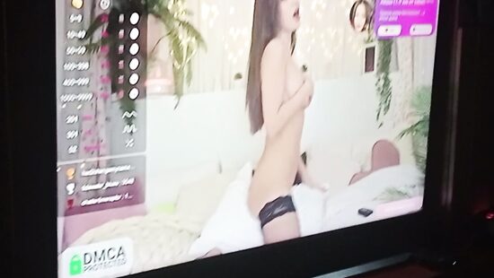 Кончил на новый диван