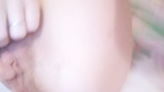 Знакомая расслабляется.