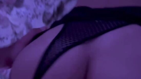 Снял красотку в клубе.