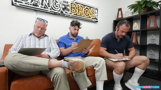 Порно-папочка: Фантазия о сквирте