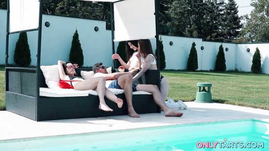 Она присоединится попозже