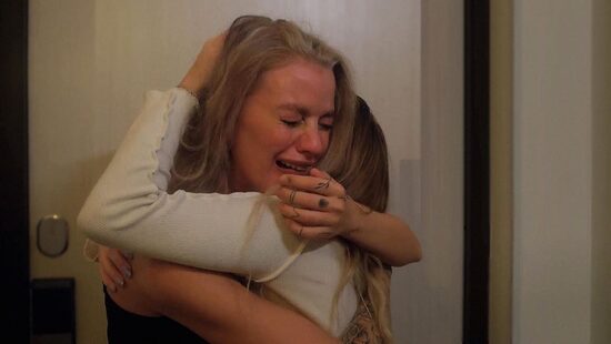 Да он не может любить меня!