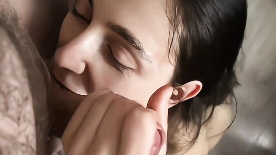 Отсасываю другу мужа