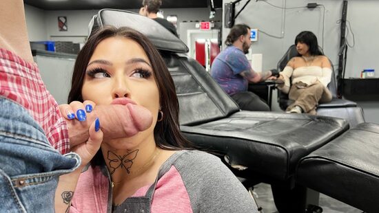 В тату-салоне