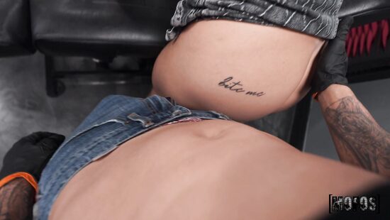 В тату-салоне