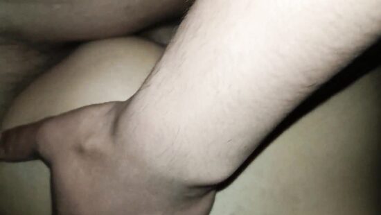 Секс с подругой без презерватива.