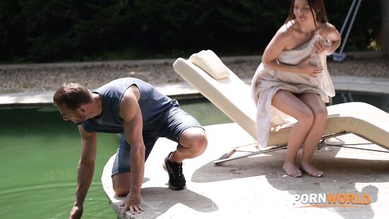 Даже газонокосильщик умеет отдыхать