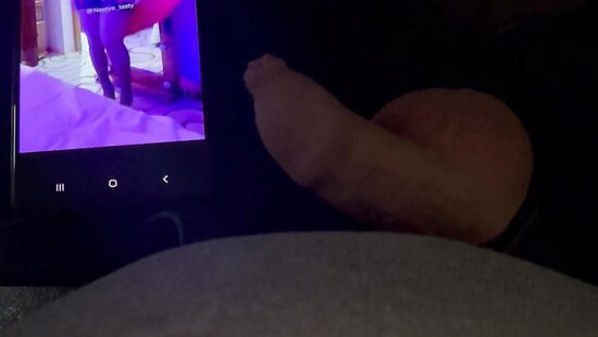 Дрочу на шлюшечку