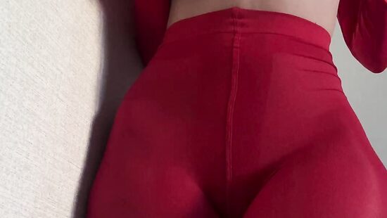 Маша готовится к фитнессу)