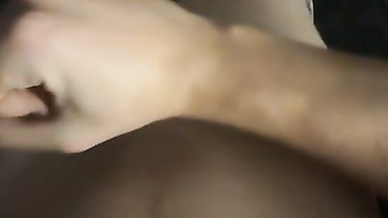 шлюза дрочит свой ствол