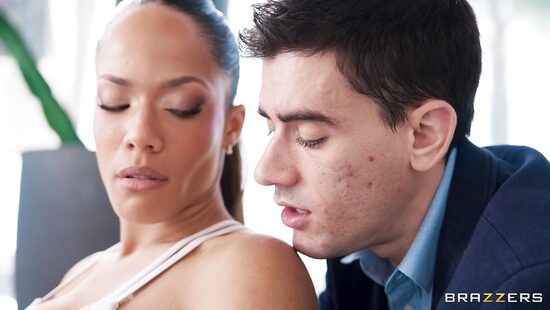 Жена никогда не звонит вовремя