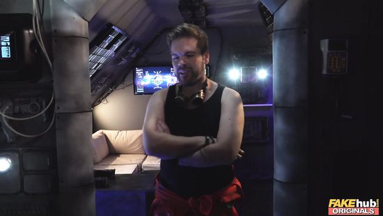 Принцессу Марса трахнул обычный межгалактический таксист