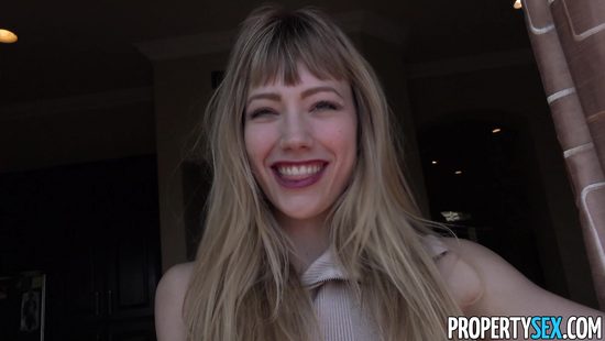 Потенциальный покупатель осмотрел жильё и трахнул красивую хозяйку