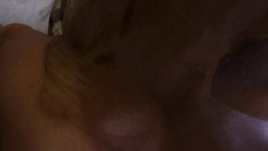 Принёс в постель кофе со сливками и отодрал жопастую подругу раком