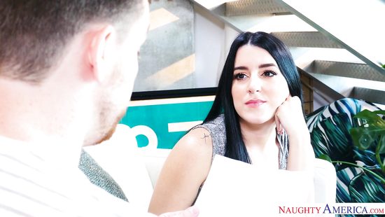 Прочитал красивой девушке стихи и дал соснуть здоровый член