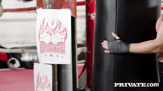 Утешил русскую подругу спортсменку отличным анальным сексом