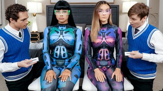 Робо-сёстры на пульте от кайфа