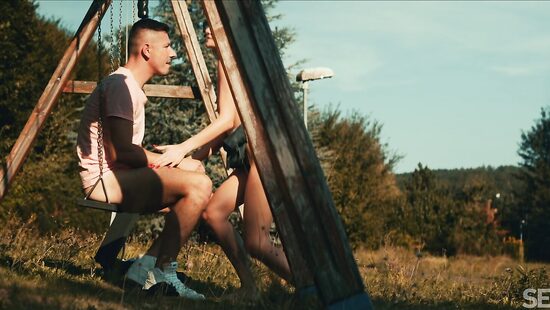 Сделаем это на качелях