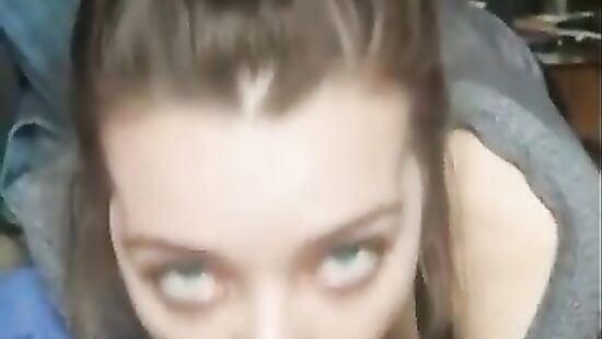 Глубокая глотка и мастерская дрочка от Алёнки