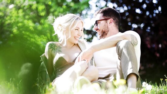 Эхо оргии в фойе души