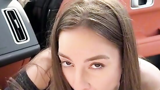 Сола Зола на стоянке пениса