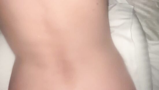 Трахает русскую раком .