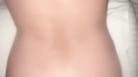 Трахает русскую раком .