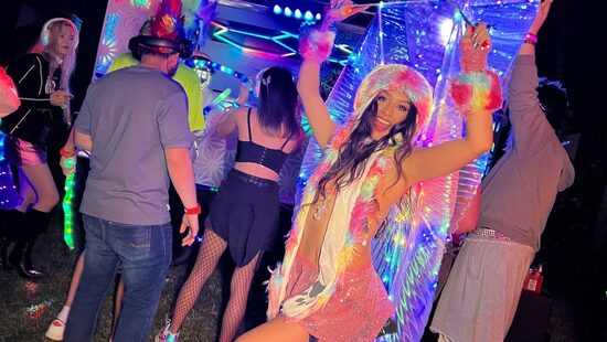 Девушка, я не танцую под тишину