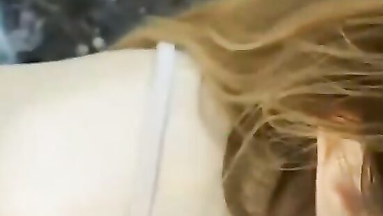 Трах с одной малышкой на природке;)