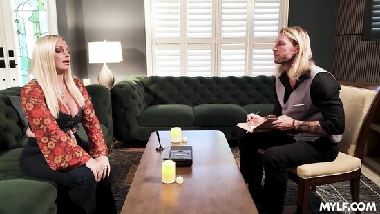 Сексорцист и двойка дилдаклей