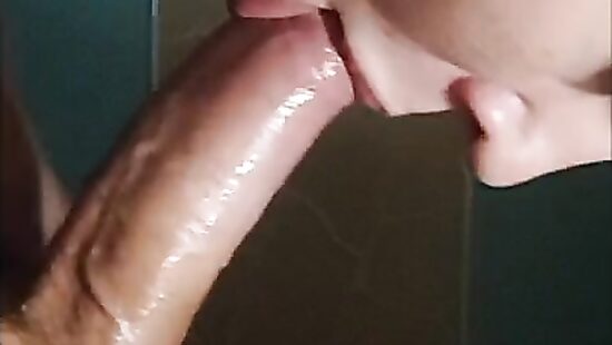 Любит принять сперму в ротик