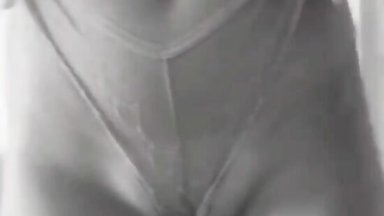 Кто хочет снять с меня трусики?